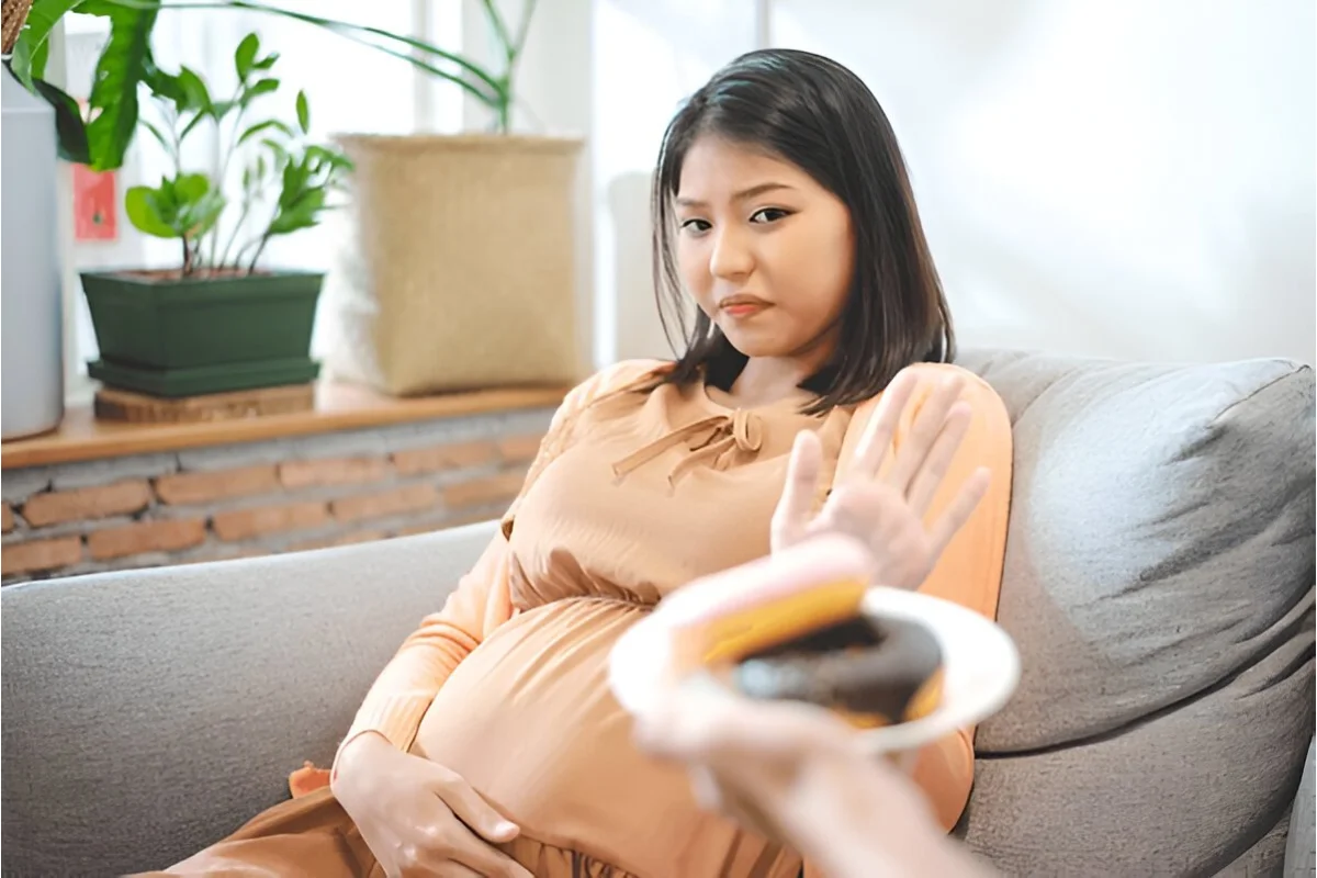 Foods to Avoid During Pregnancy: The Updated List (2025)
